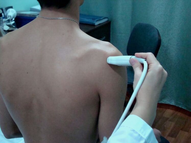 Modern physiotherapy will help deal with symptoms of shoulder osteoarthritis in the early stages