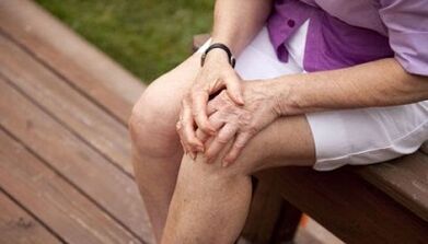 Symptoms of knee joint disease